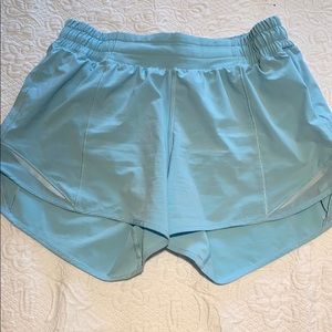 Lululemon hotty hot short || *long 4”. Size 6.